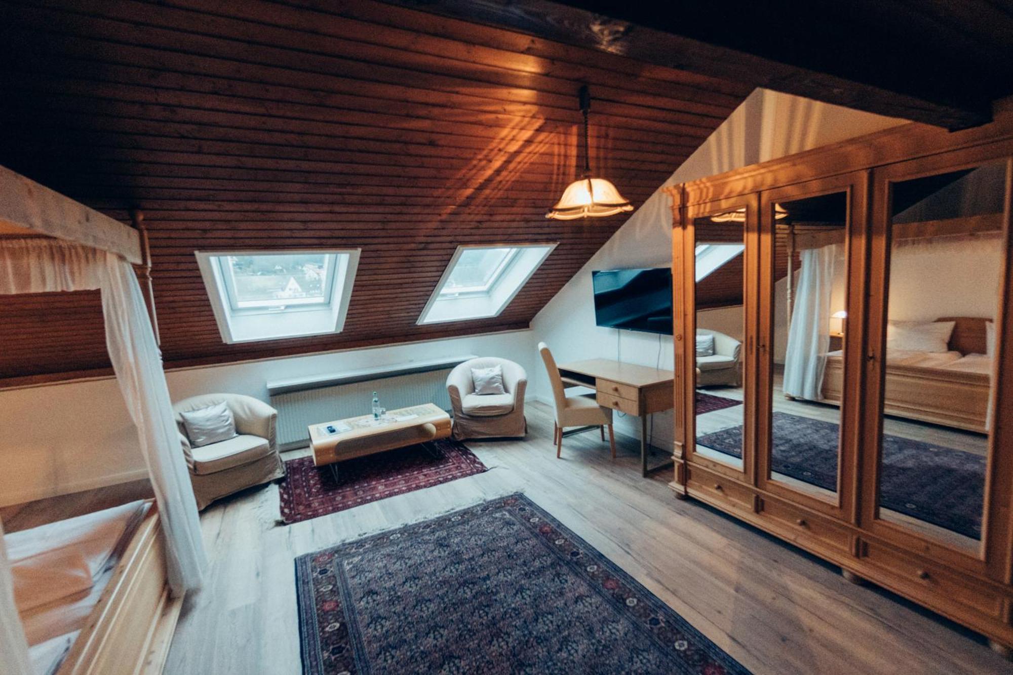Gasthof Hotel Zur Post Egloffstein Eksteriør bilde