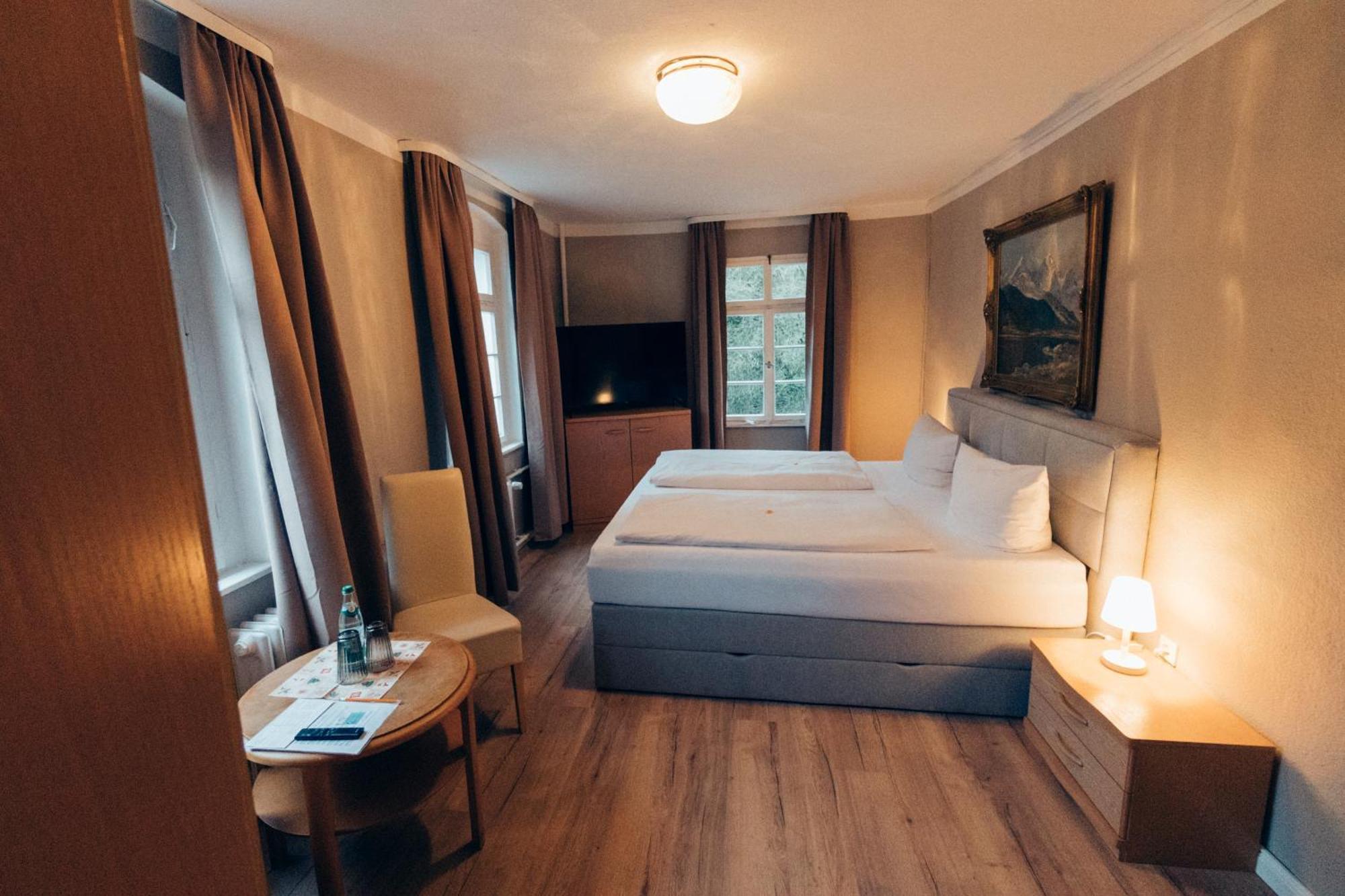 Gasthof Hotel Zur Post Egloffstein Eksteriør bilde
